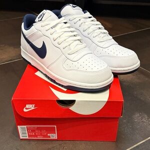 Nike Big Nike Low White and navy Sneakers